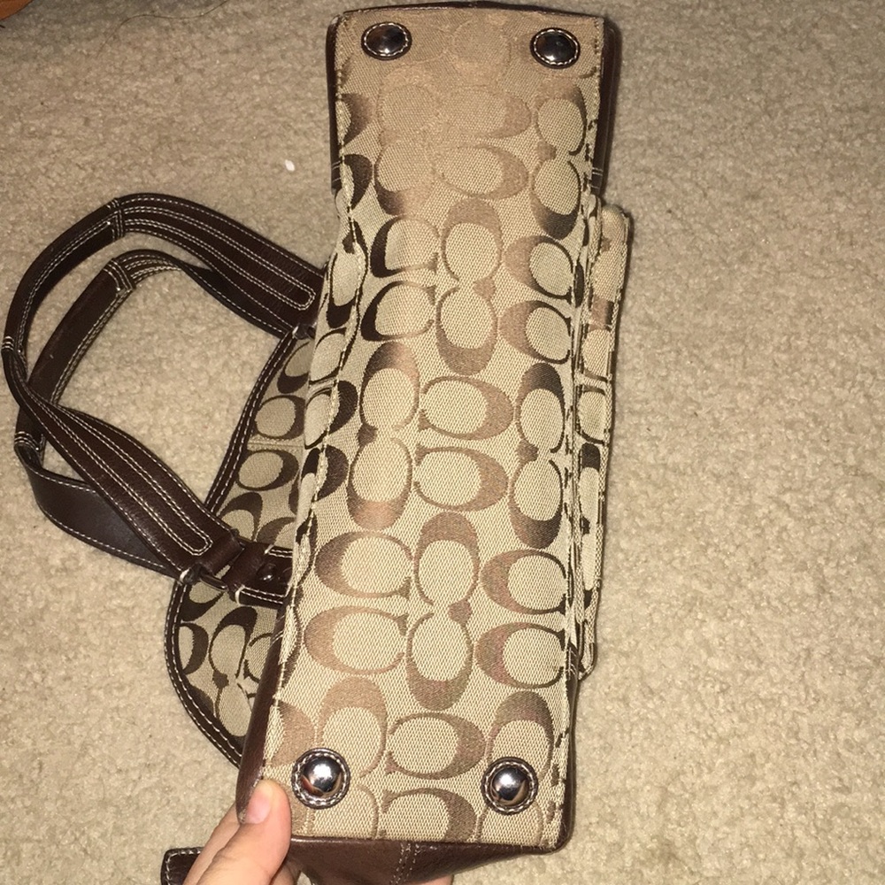 Classic coach purse - Picture 3 of 5